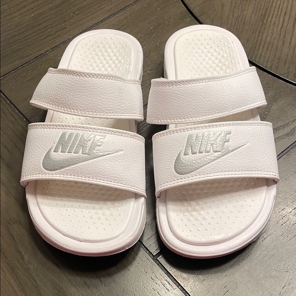 NIKE Benassi Duo Ultra Slides